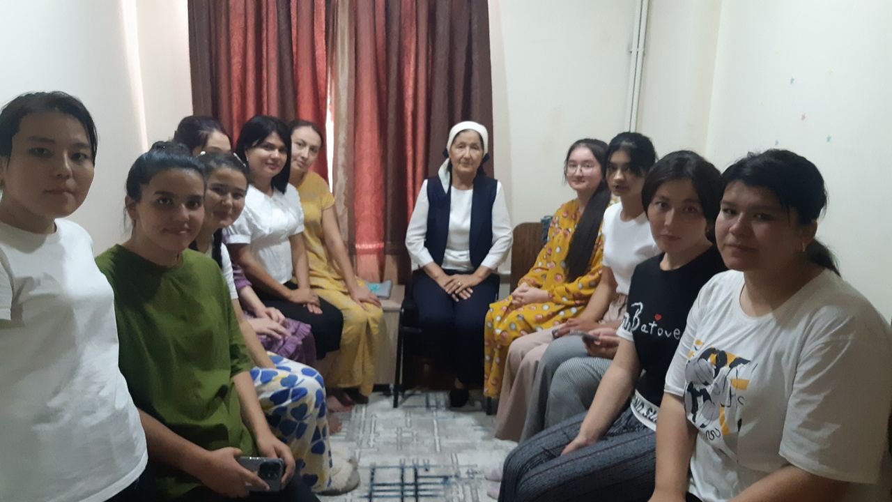 Yashirin kamera jismoniy tarbiya video porno onlayn Anal jinsiy aloqa ogriq porno