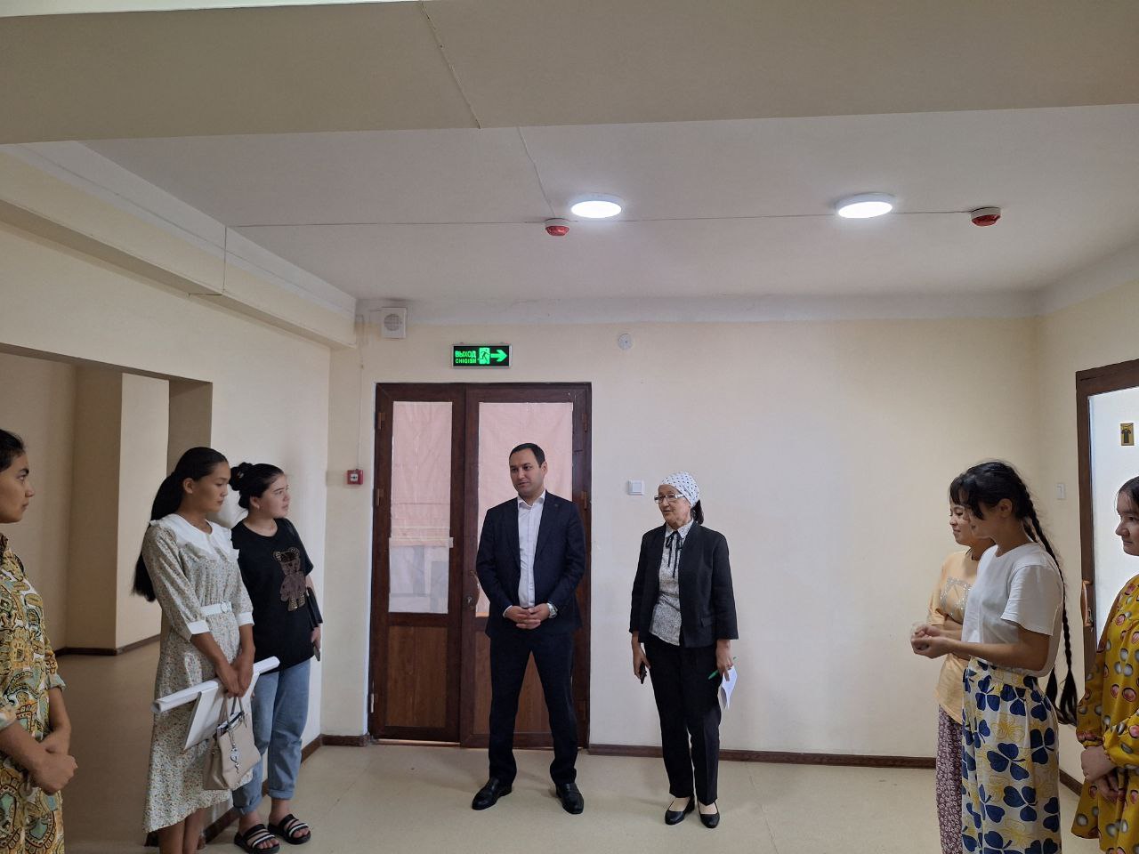 Xotin sw porno rasmlar Kop sut bilan porno