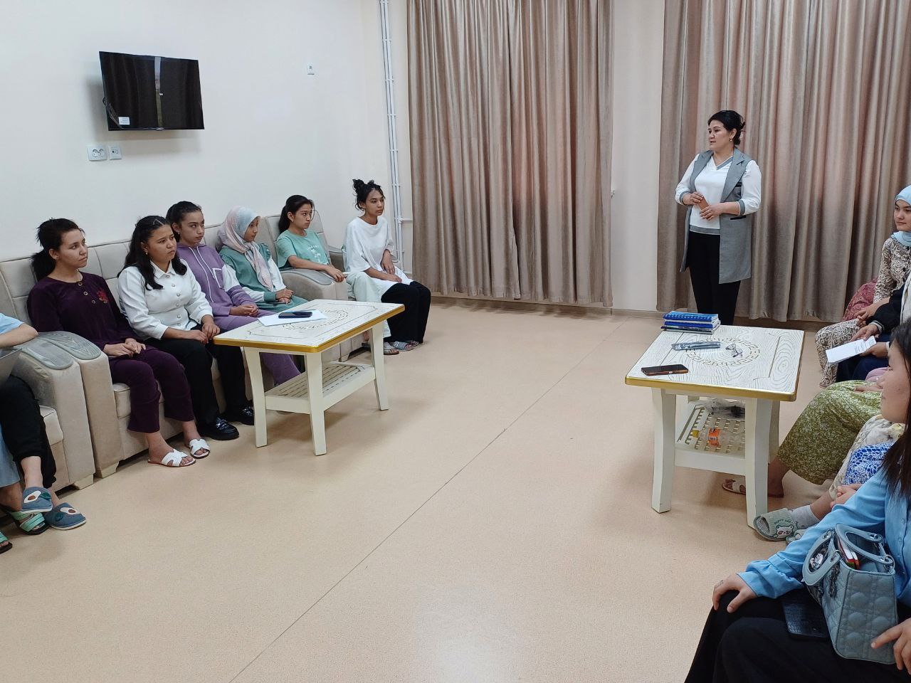 Katta eshak va kokrak bilan porno Cicciolina bilan onlayn porno video