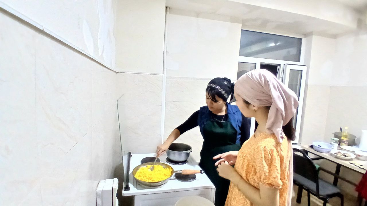 Yalangoch nudistlarning onlayn videolari